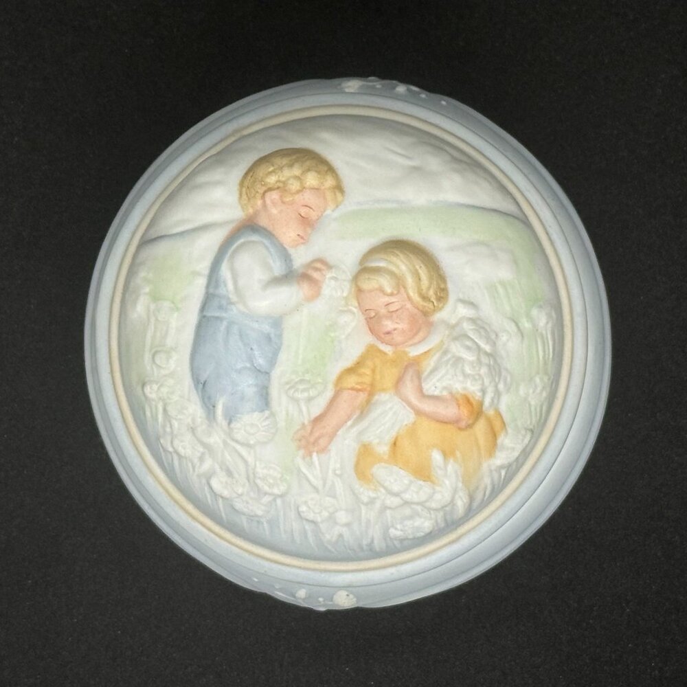 Vintage Avon 1985 Music Box Trinket Jewelry Porcelain Hand Painted Pastel